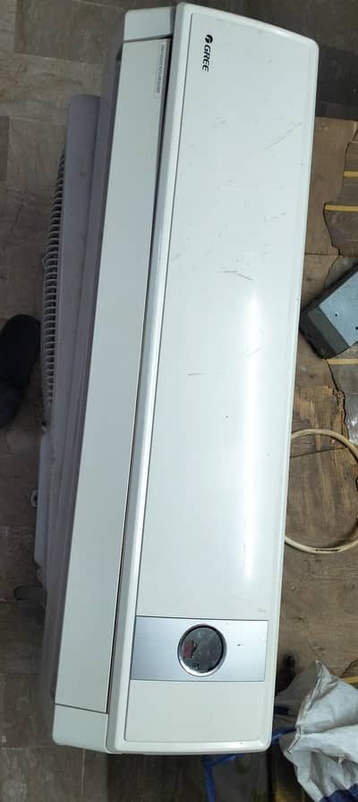 Gree ac Good condition genuine pice kui tanka nehi hai