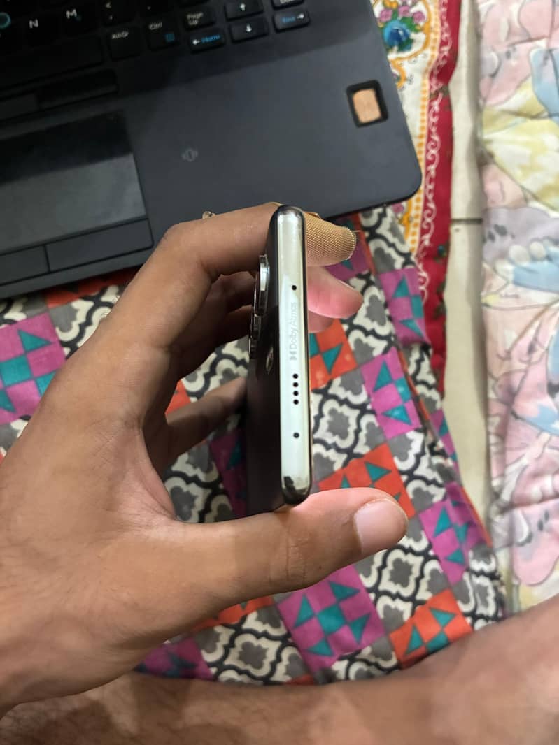 Tecno CAMON 40 Pro 4