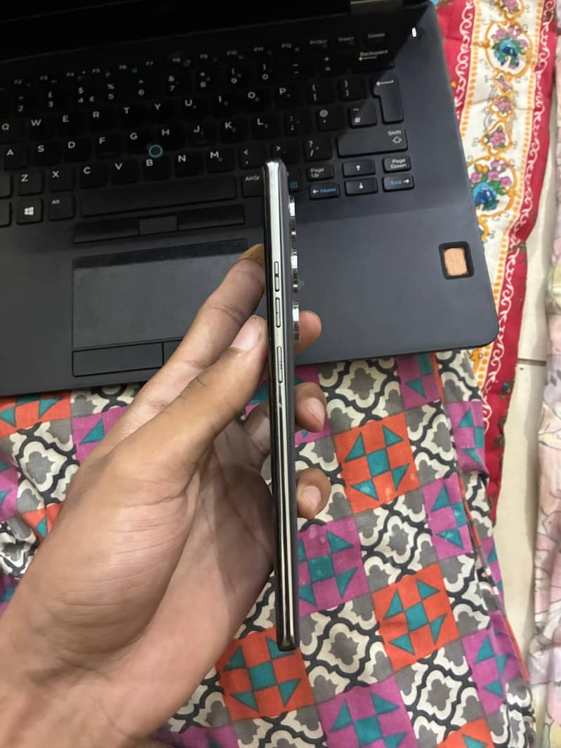 Tecno CAMON 40 Pro 7