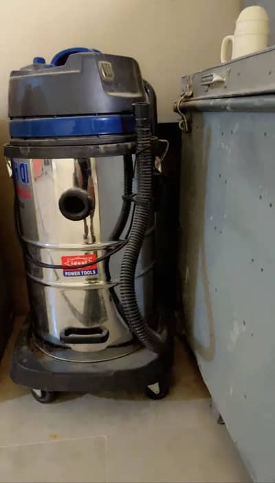 Vacuum cleaner wet and dry for sale
