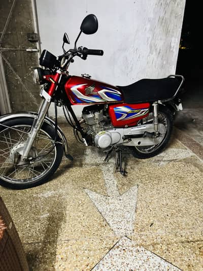 Honda CG125 . . 2010/2022 . . Totally genuine . . like a new bike