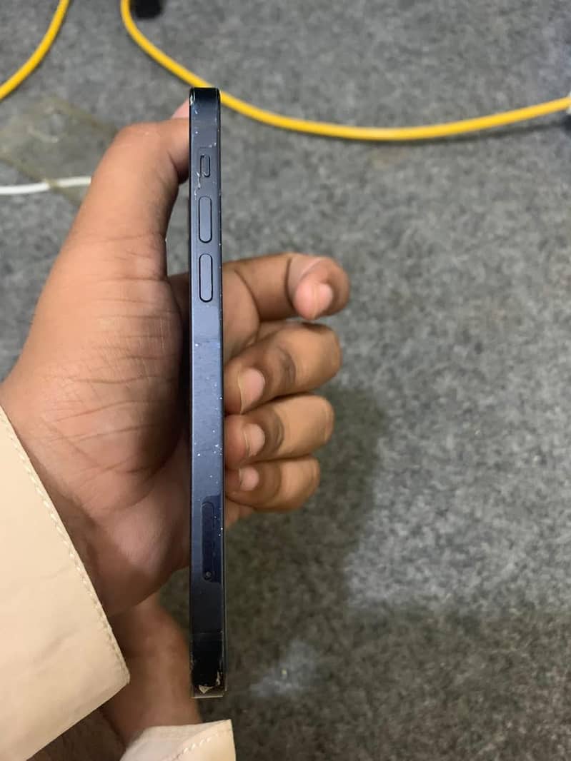 Apple iPhone 12 2