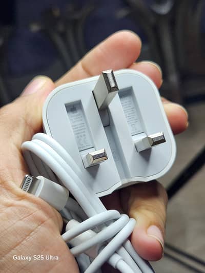 iphone original 20w charger 14, 15, 16, 17 Pro Max  03256862720