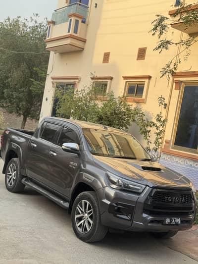 TOYOTA REVO 2018