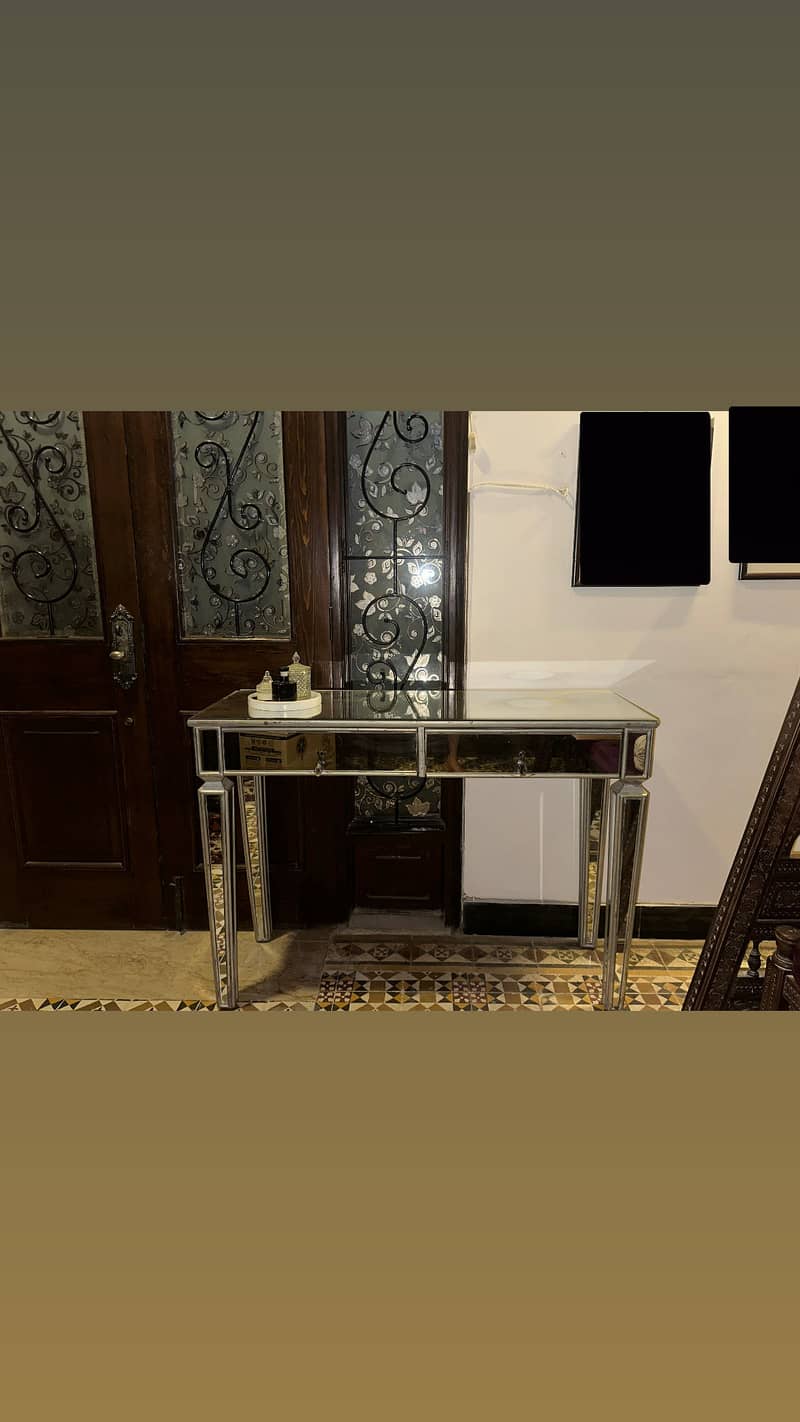 Dressing table, good condition 1