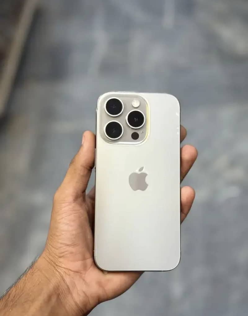 Apple iPhone 15 Pro 0