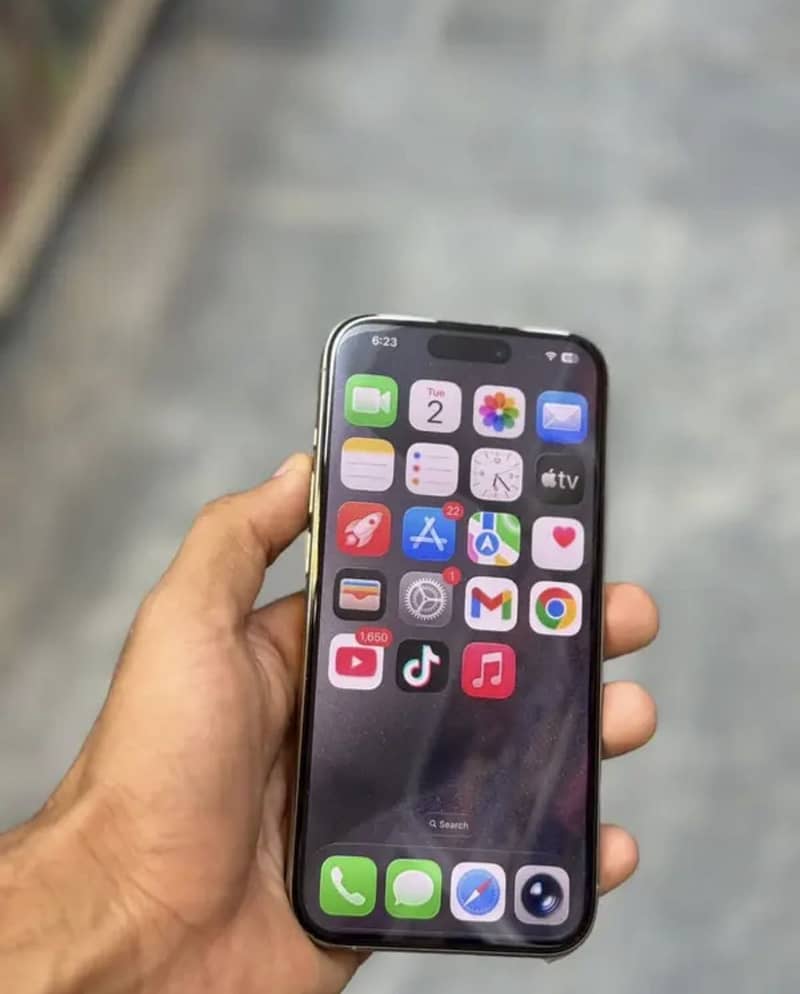 Apple iPhone 15 Pro 2