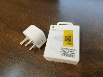 Apple 20W Power Adapter (Mercentile)