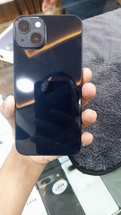 Apple iPhone 13