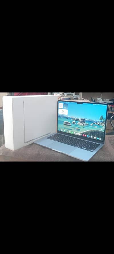 MacBook Air M4 / M5 16GB 256GB / 512GB 13.6" Display