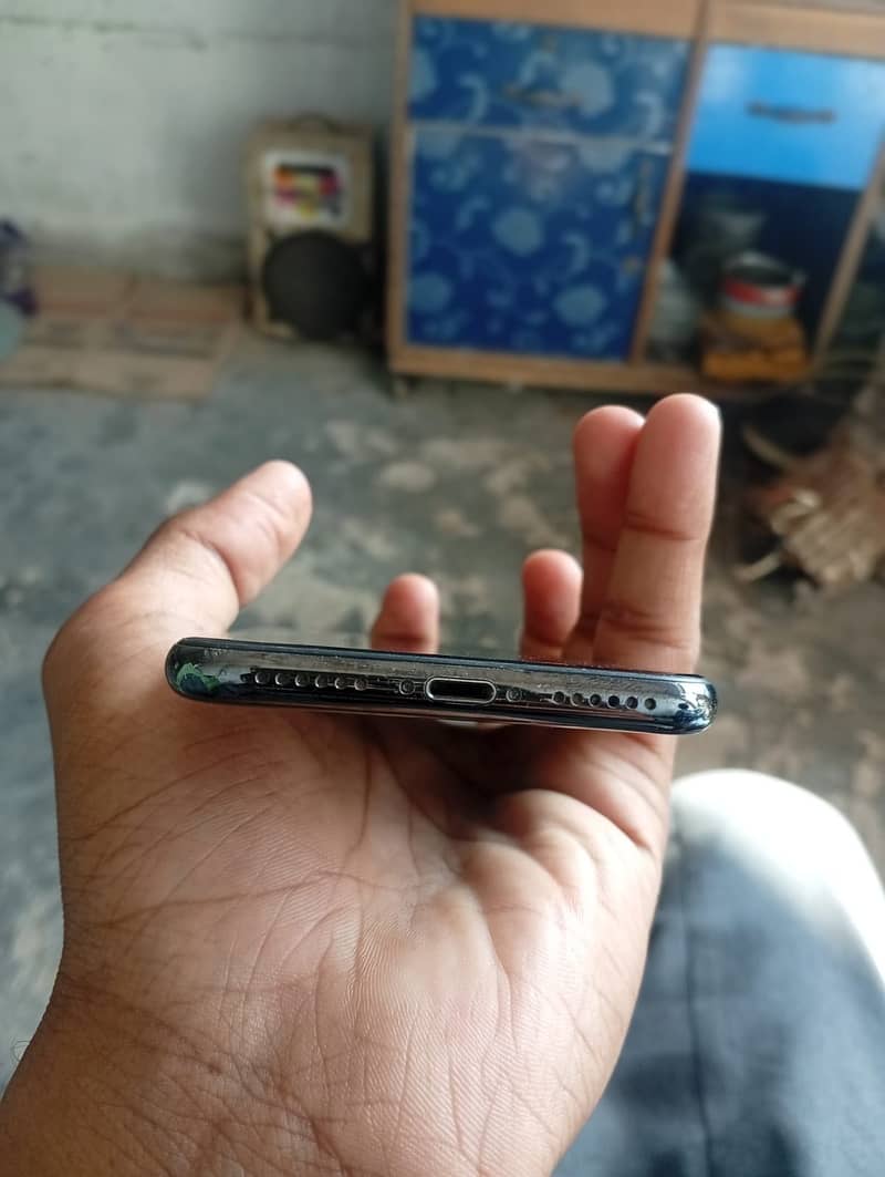 Apple iPhone X 10