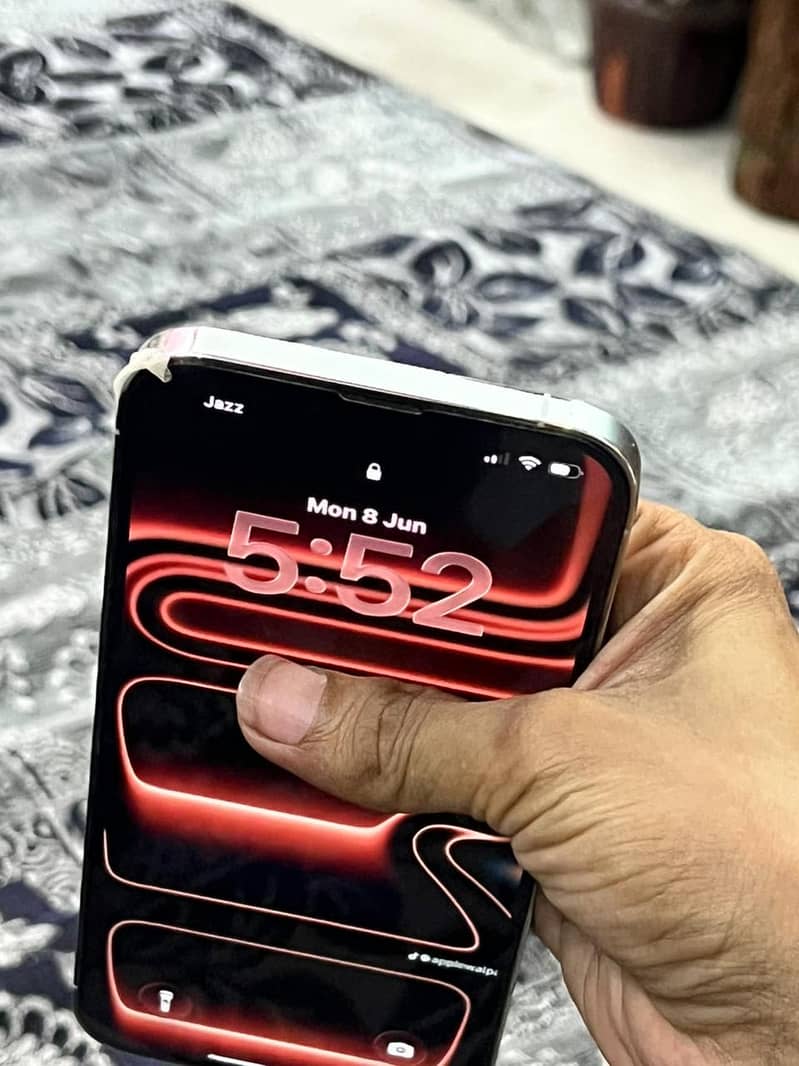 iphone 13 pro max 4