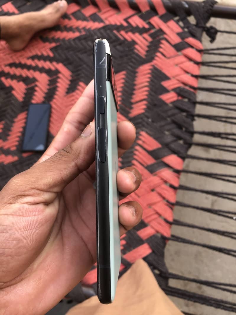 Google Pixel 6a 5