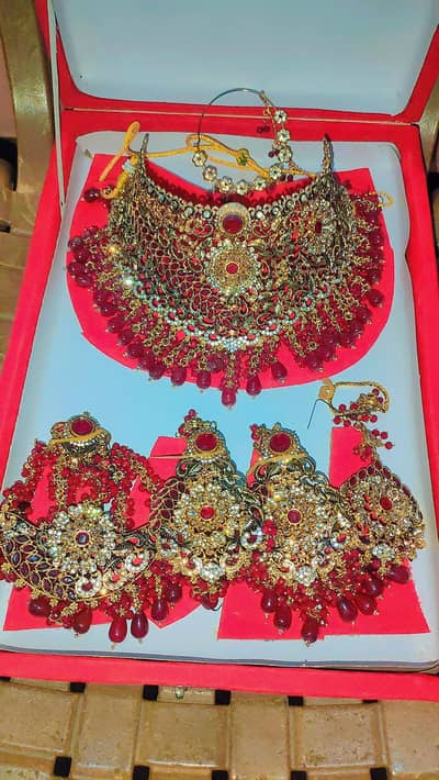 Heavy Bridal Set Maroon Gold