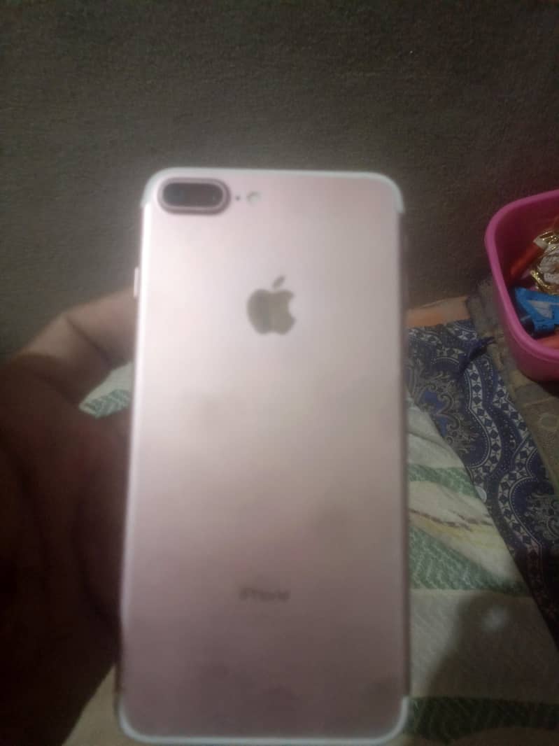 Apple iPhone 7 Plus 3