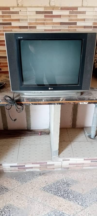 LG tv 24"