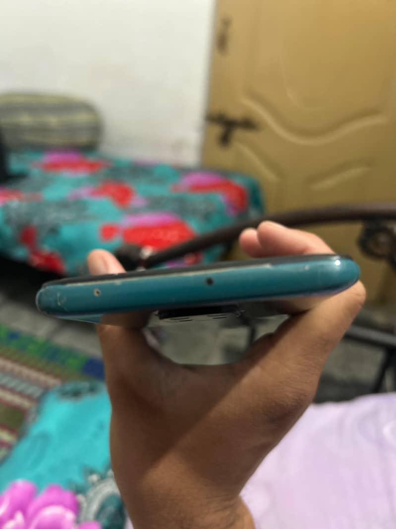 Xiaomi Redmi Note 9 3
