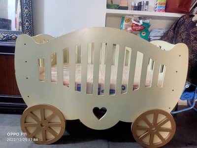 Luxury Royal Carriage Wooden Baby Cot/ Crib With Mattress & Net 10/10
