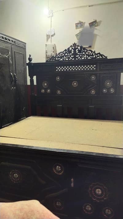 chinioty bed with side tables