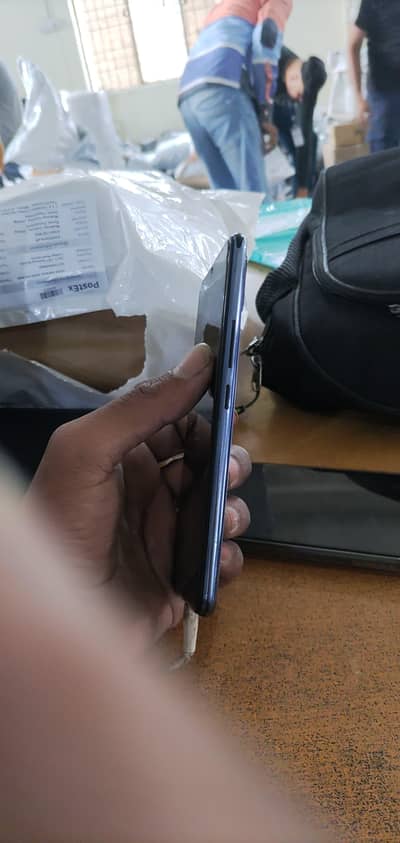 Vivo V21e