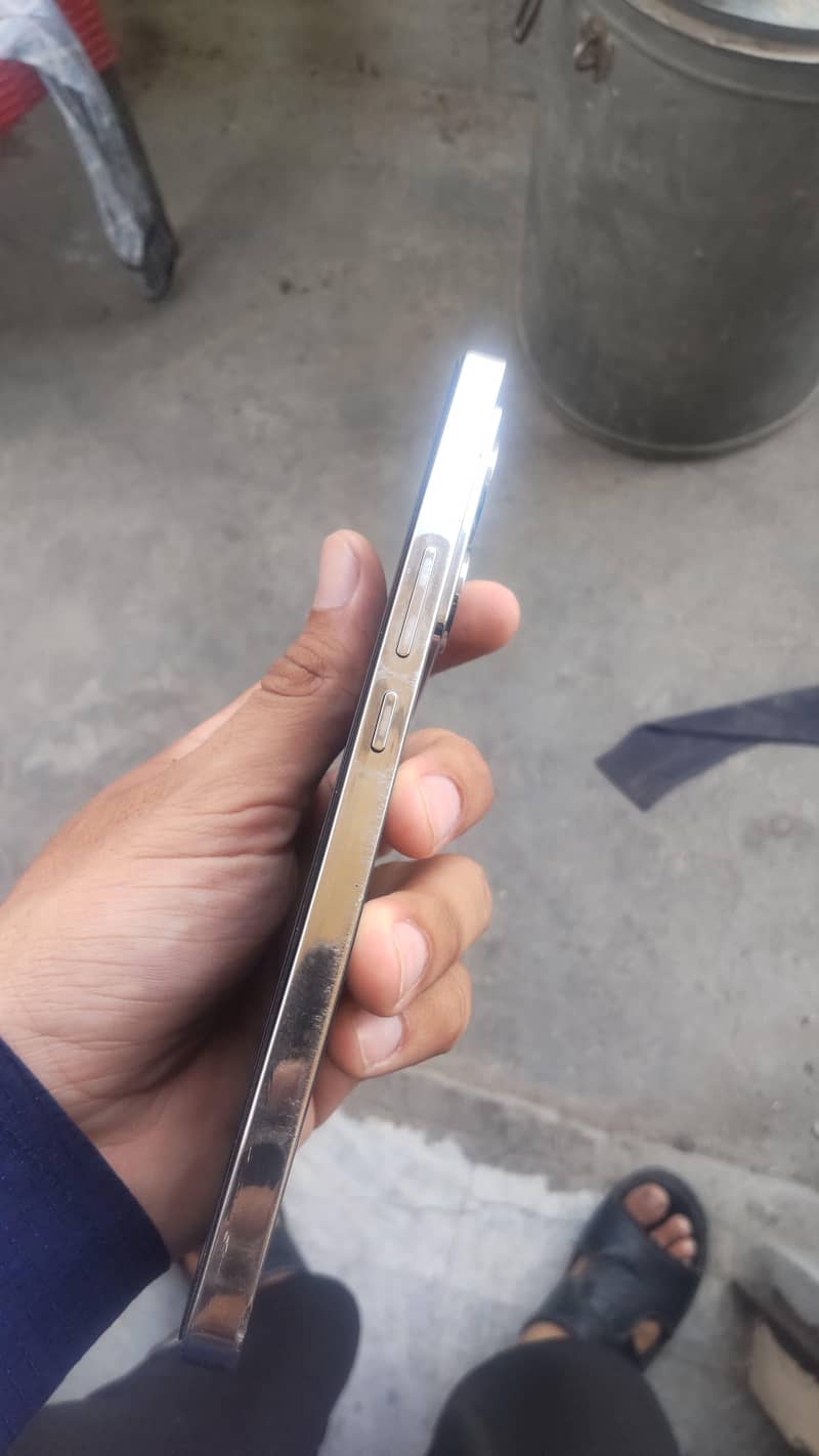 Infinix Note 40 5