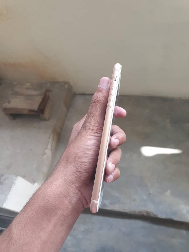 iPhone 8 Plus 1