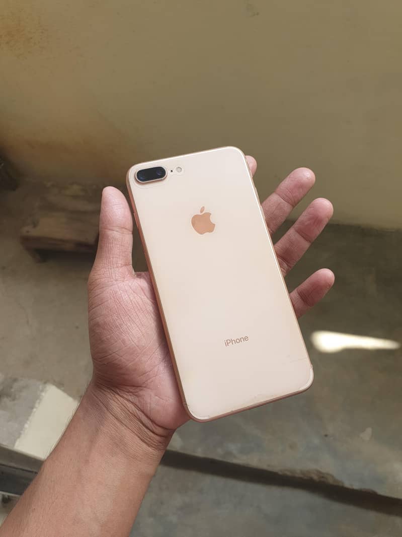 iPhone 8 Plus 3