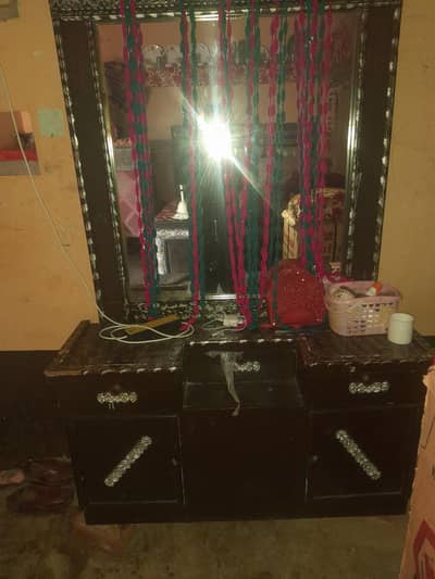 Dressing table