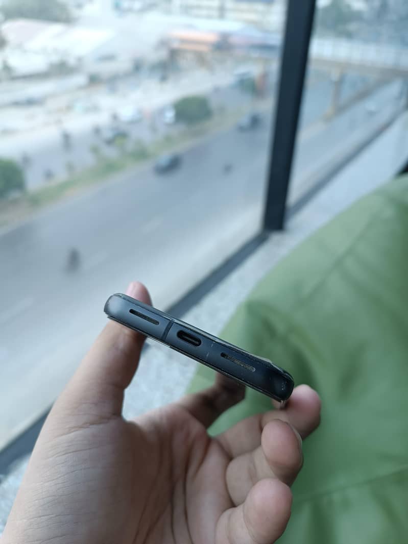 Google Pixel 8 4