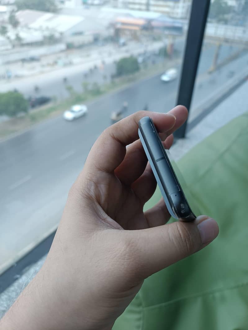 Google Pixel 8 5