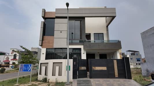 Prominently Located Prime Location 5 Marla House Available In Bahria Nasheman Sunflower