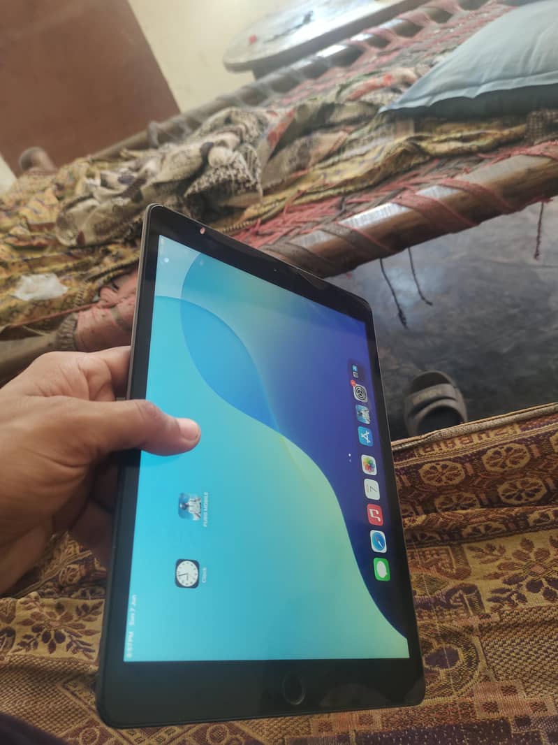 IPAD 8TH GENERATION 3