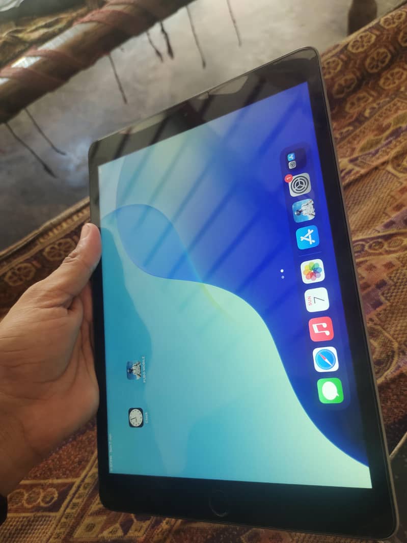 IPAD 8TH GENERATION 4