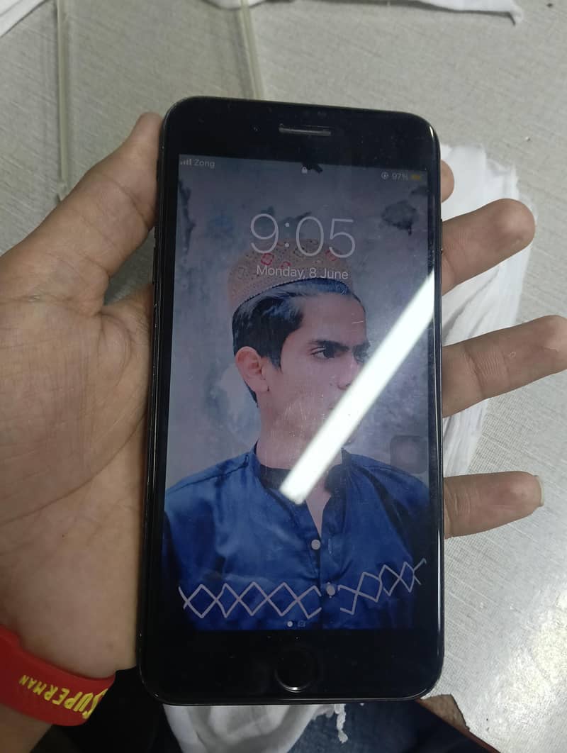 Apple iPhone 7 Plus 1