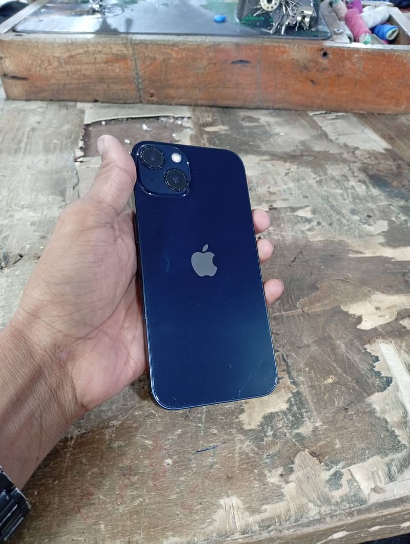 Apple iPhone 13 1
