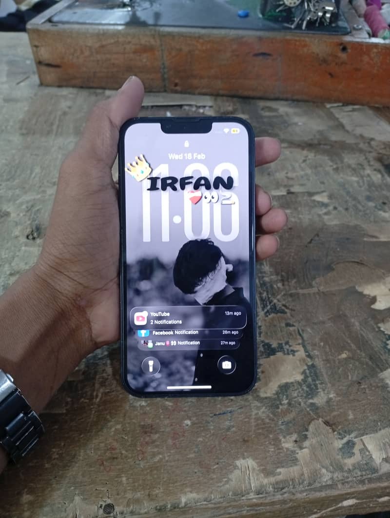 Apple iPhone 13 2