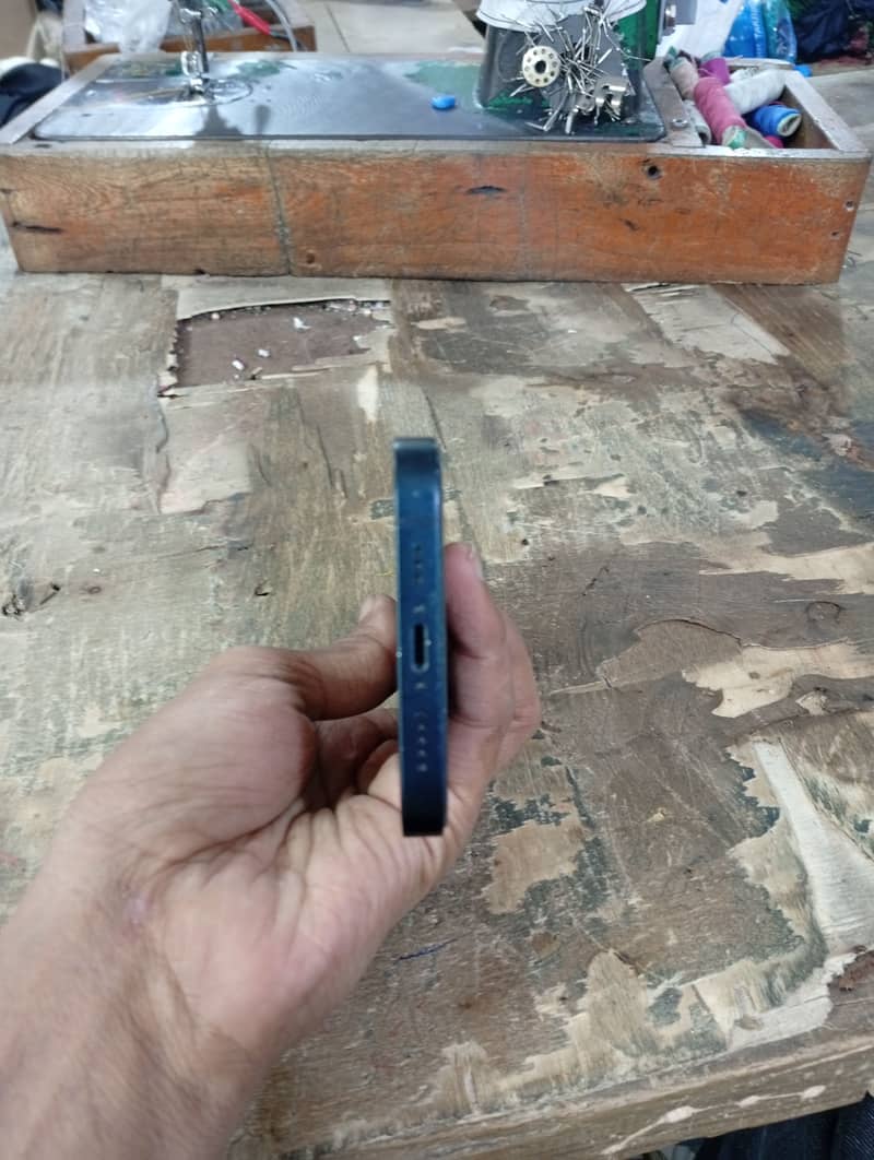 Apple iPhone 13 4