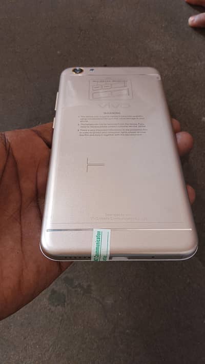 Vivo urgent sale 1 day use new mobile. 6/128