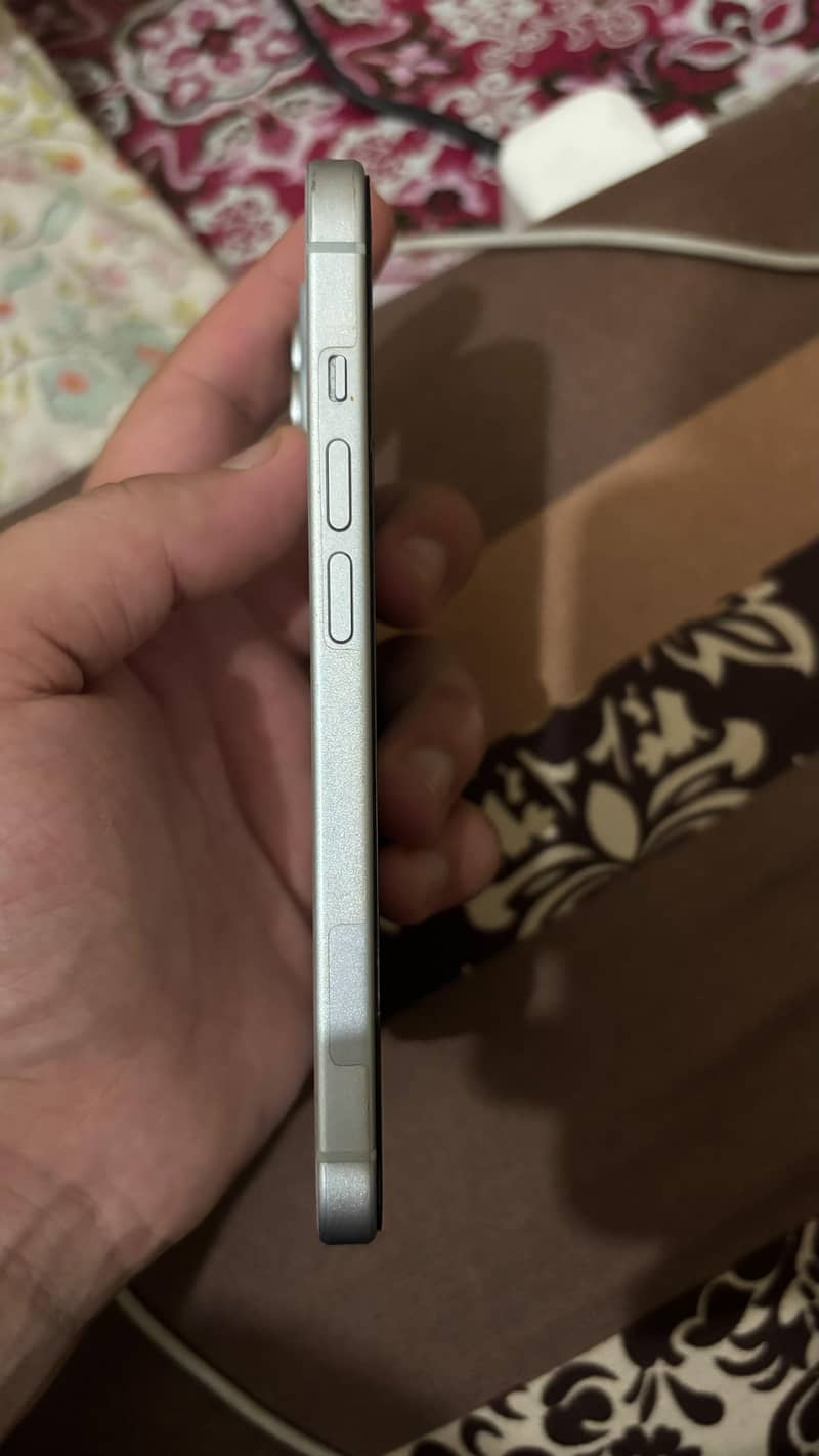 Apple iPhone 15 2
