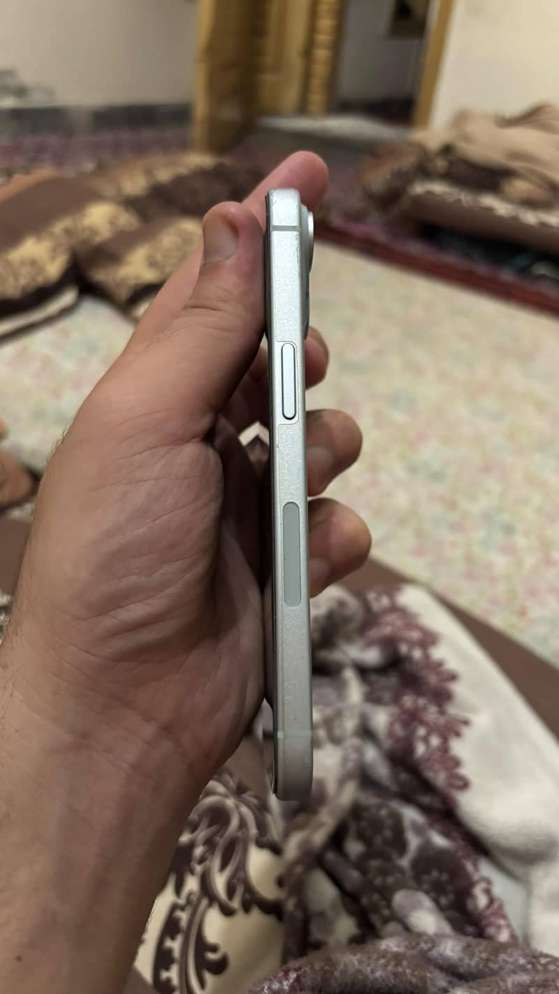 Apple iPhone 15 7