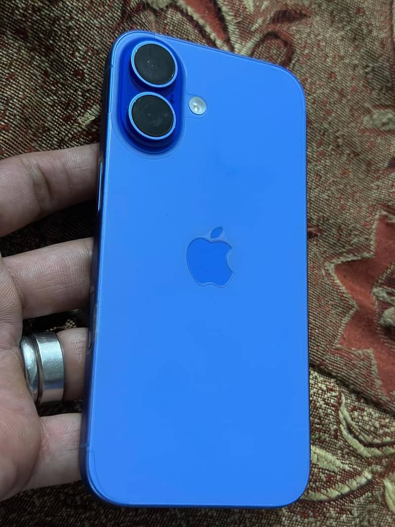 Apple iPhone 16 0