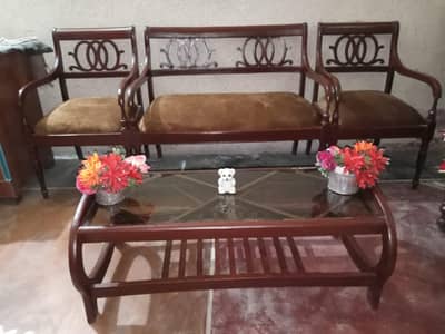 sofa bikul okay condition ma hai