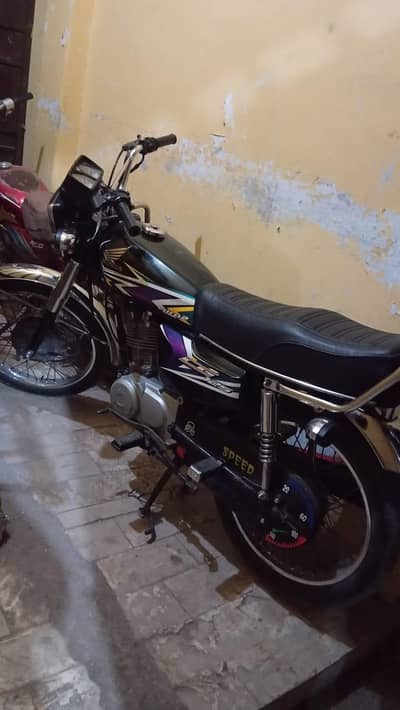 CG125