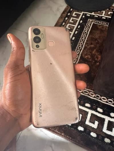Urgent infinix hot 12 play 4 64  Pta approved   oky ladies hand used