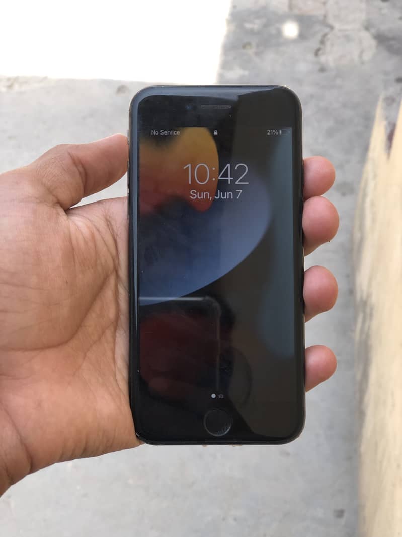 Apple iPhone 7 2