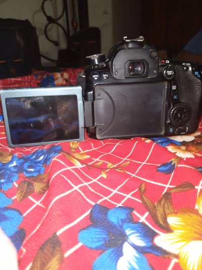 canon 70d in reasonable price (03002505731 whatsapp)