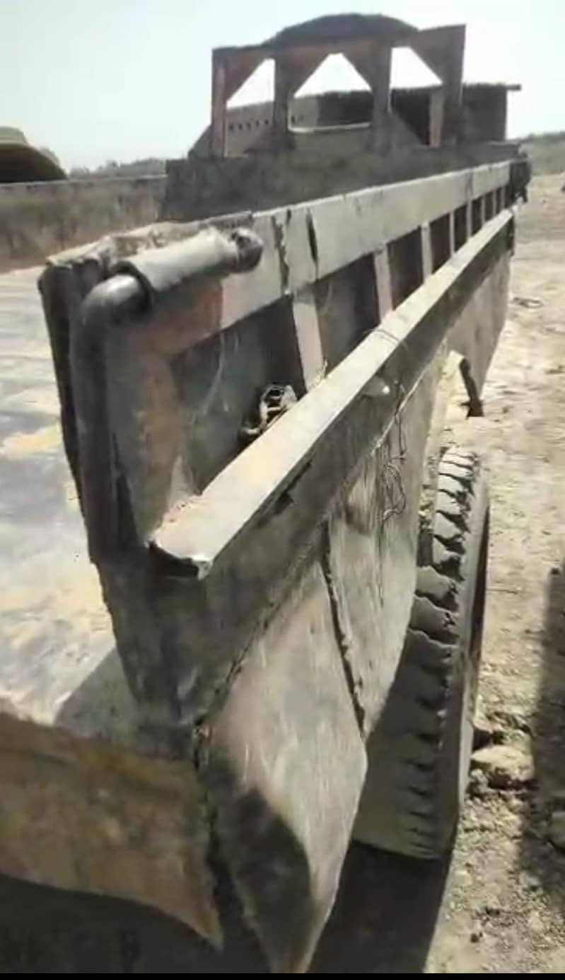tractor trolley 1