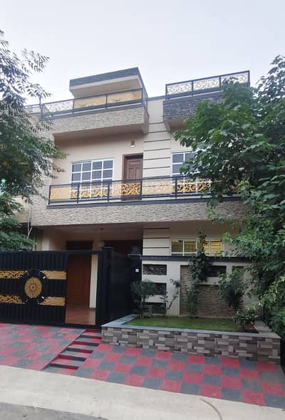 4 Marla Double Story House For Sale In G/11/3 Near Too Main Road