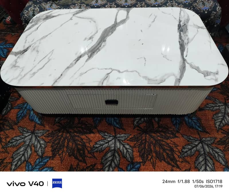 Large white Table 0