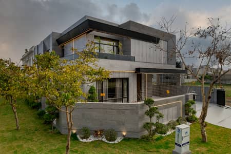 22 MARLA CORNER ULTRA MODERN EYE CATCHING SUPERB LUXURY BUNGALOW FOR SALE